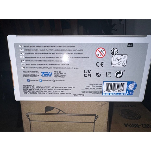 Funko Pop! Black Adam (Glow In The Dark) - Picture 8 of 9